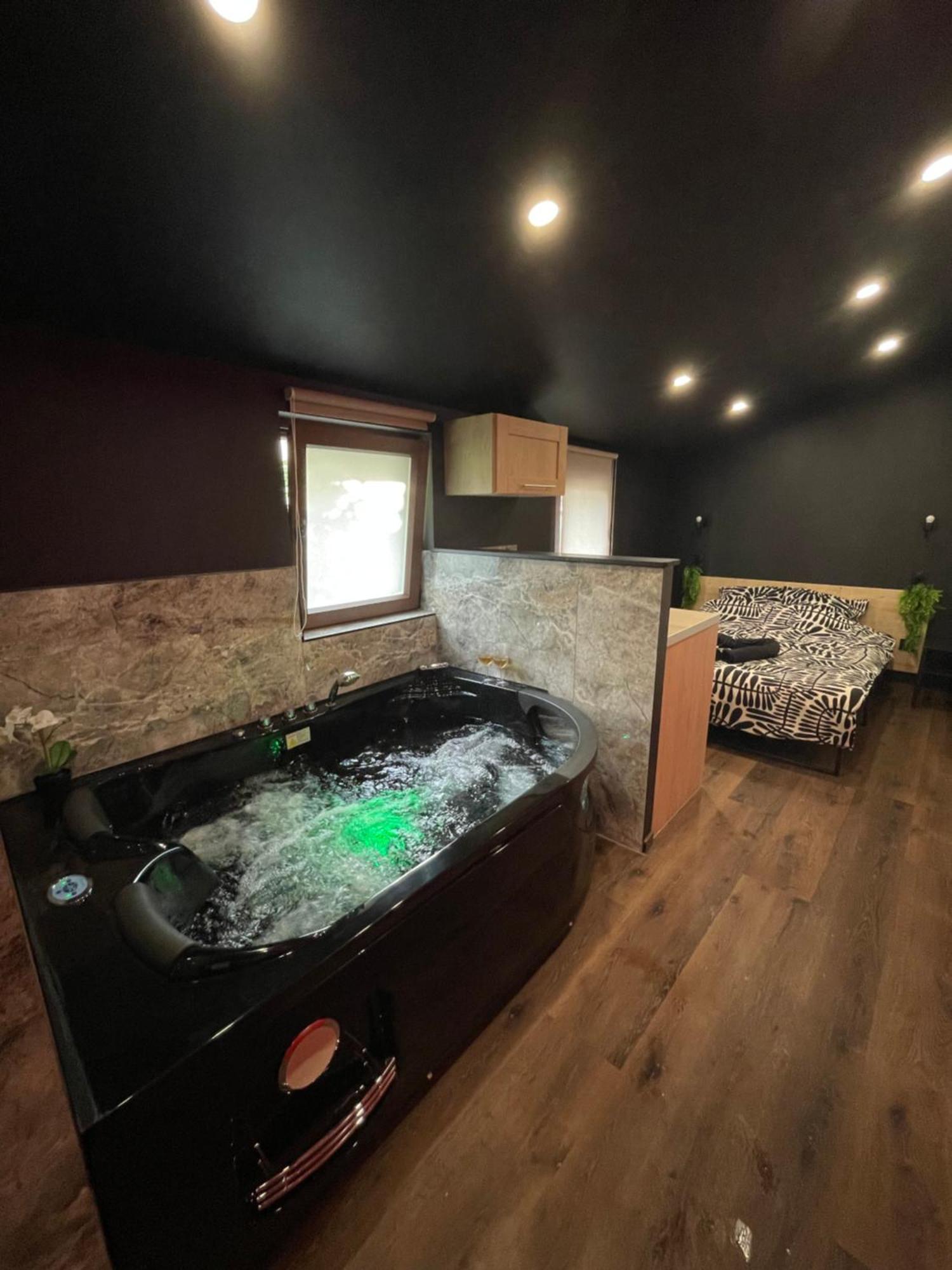 Jacuzzi Love Room Mulhouse Extérieur photo